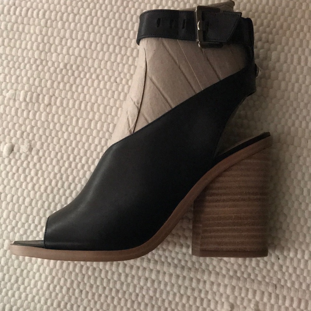 Marc Fisher heels